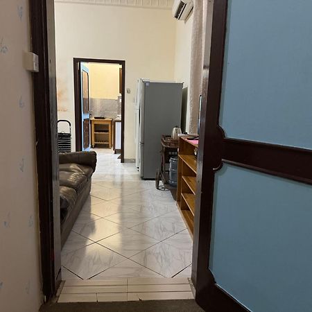 Backpacker'S Bed - No Parking Space Abu Dhabi Exterior photo