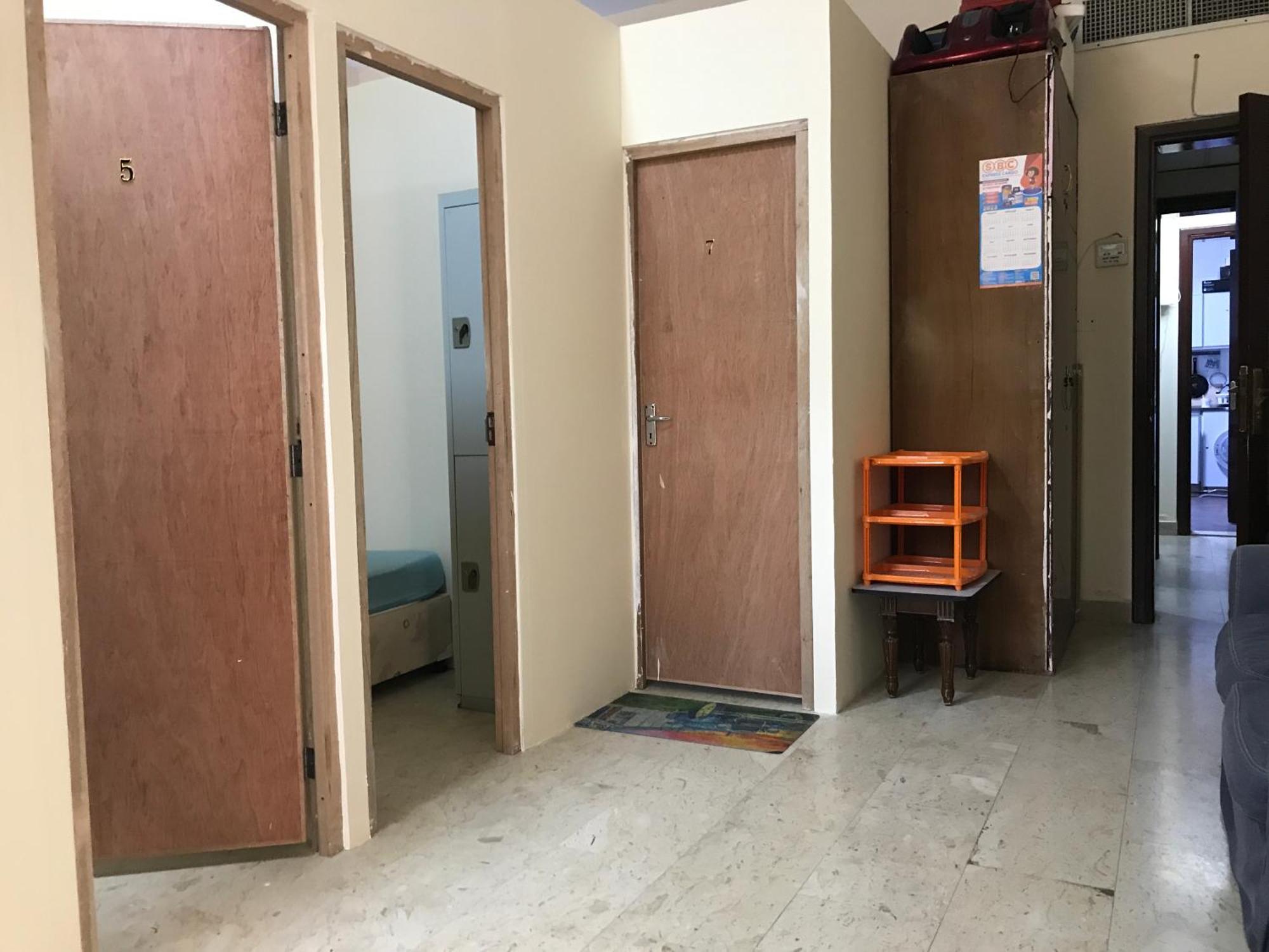 Backpacker'S Bed - No Parking Space Abu Dhabi Exterior photo