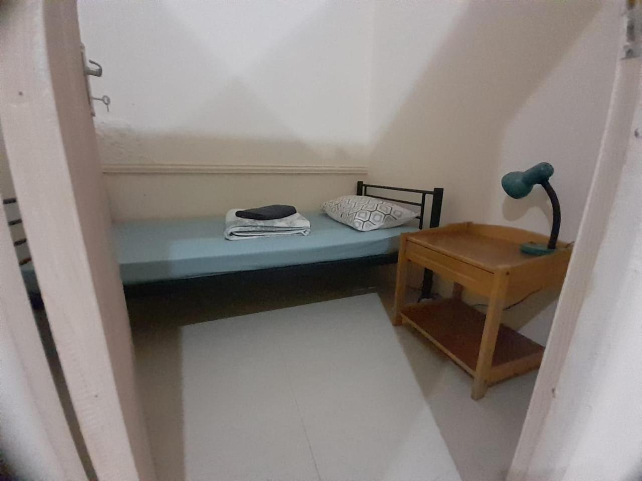 Backpacker'S Bed - No Parking Space Abu Dhabi Exterior photo