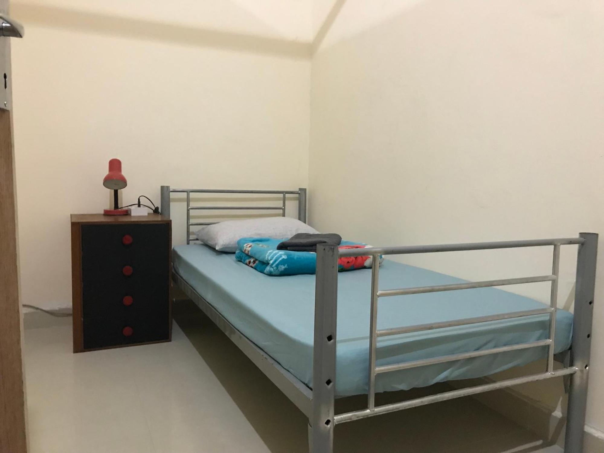 Backpacker'S Bed - No Parking Space Abu Dhabi Exterior photo